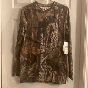 Men’s camo base layer, top size large NWT